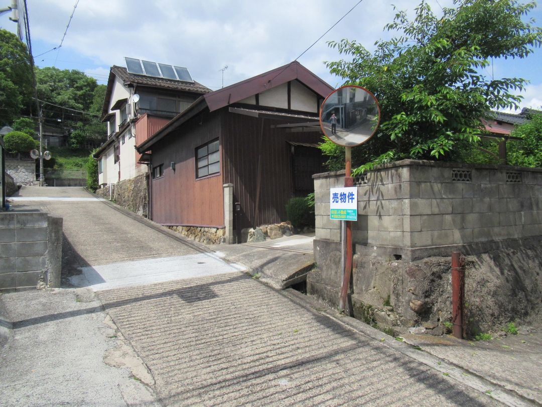 3-Structure Property on 143 Tsubo Land in Tsuyama, Okayama - Thumbnail 2