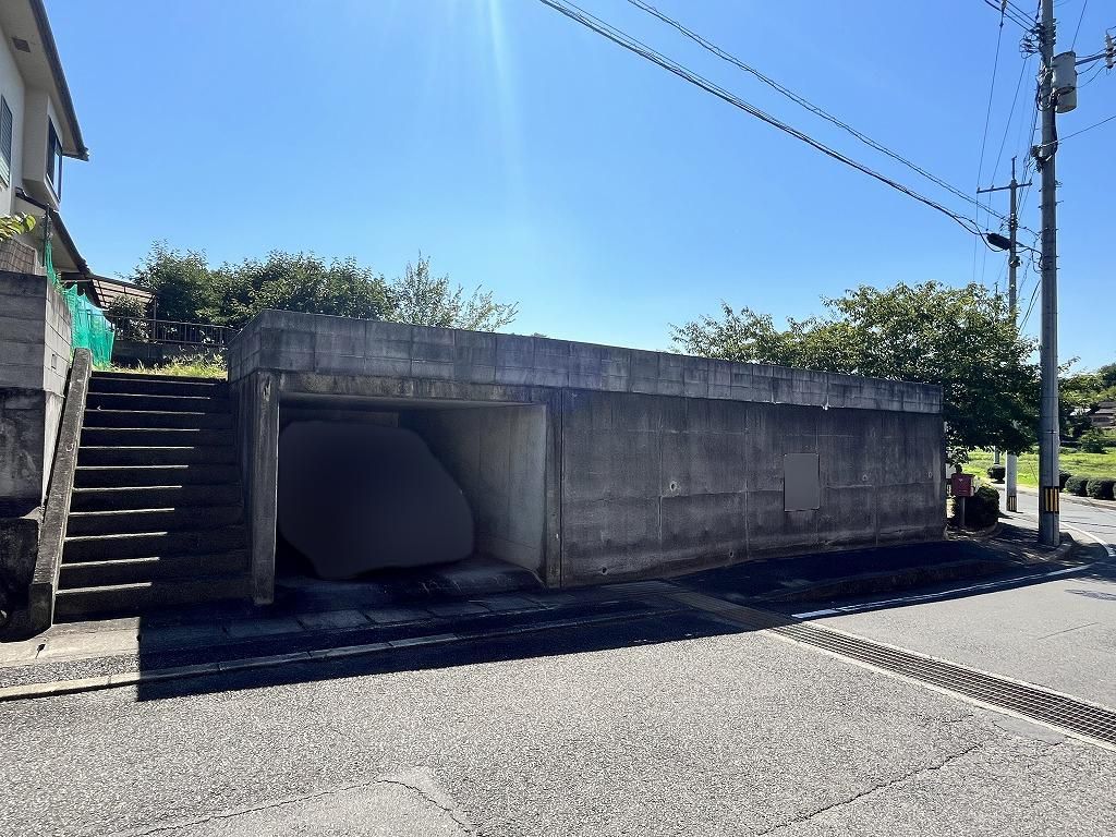 Land for Sale in Asakuchi City, Okayama with Sunken Garage - Thumbnail 3