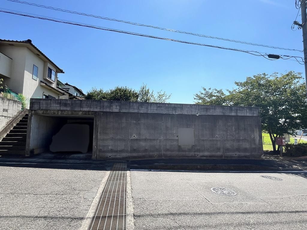 Land for Sale in Asakuchi City, Okayama with Sunken Garage - Thumbnail 4