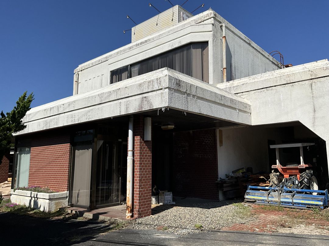 Former Clinic for Sale in Kibichuo-cho, Okayama - 498 Tsubo - Thumbnail 4