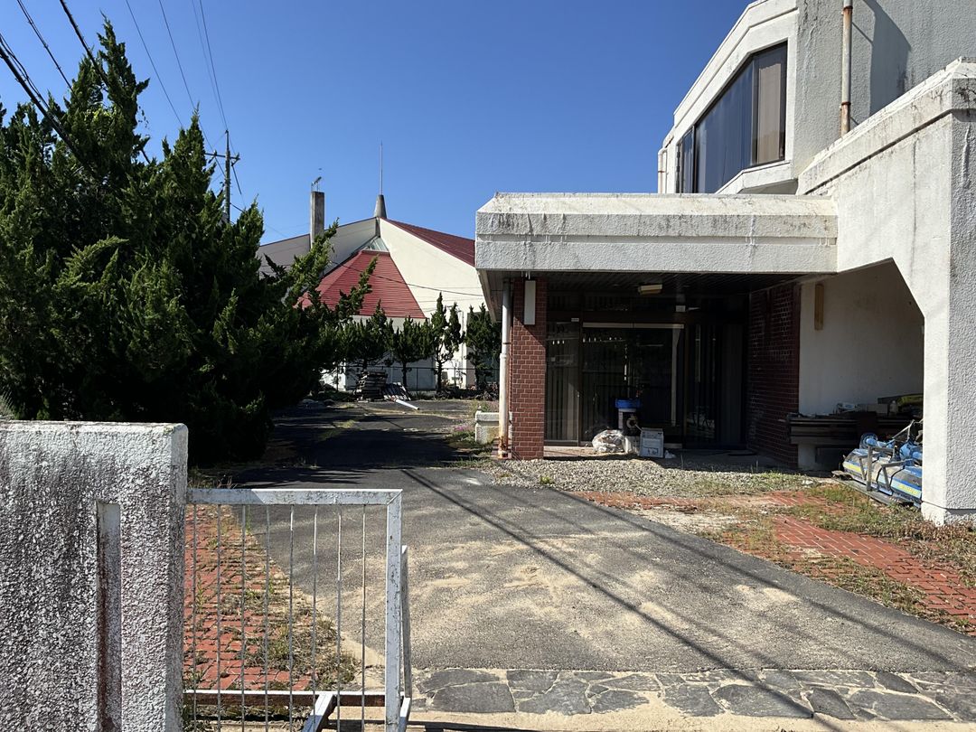 Former Clinic for Sale in Kibichuo-cho, Okayama - 498 Tsubo - Thumbnail 3