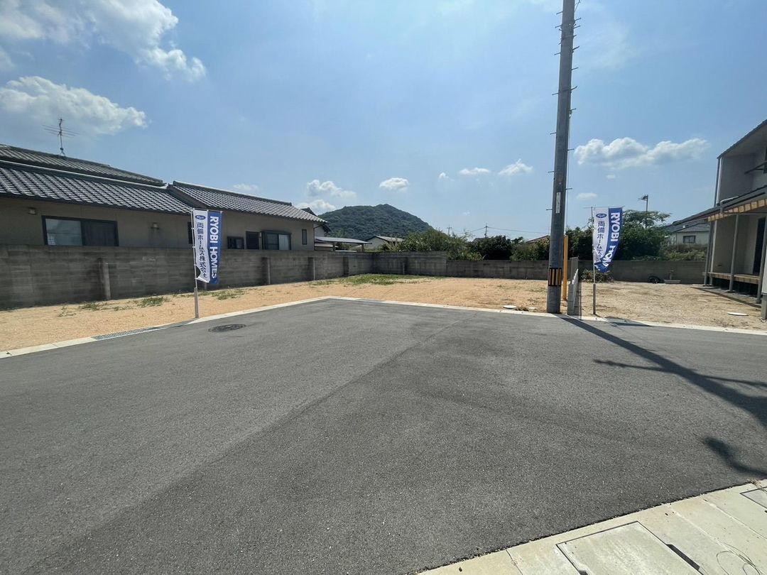 48.7 Tsubo Land for Sale in Okayama's Spacious Family Development - Thumbnail 4