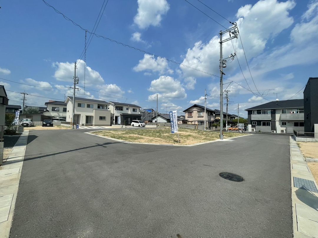 48.7 Tsubo Land for Sale in Okayama's Spacious Family Development - Thumbnail 3