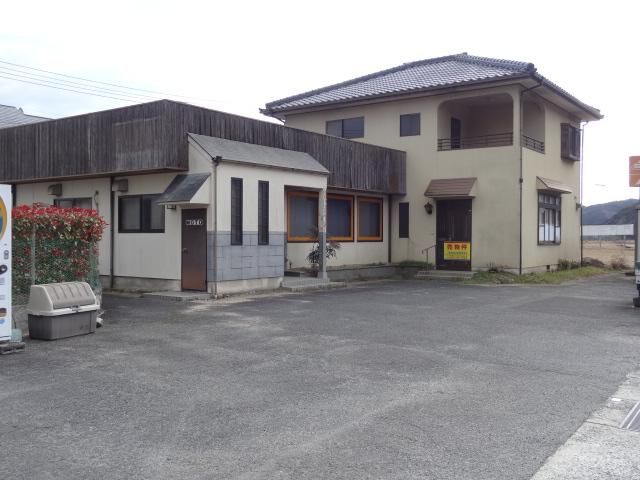 7LDK House with Shop & Parking for Sale in Kumenan, Okayama - Thumbnail 2
