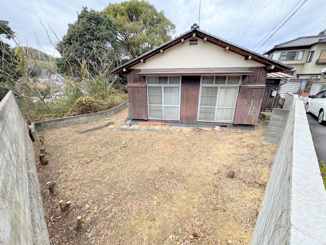 304.46 sqm Land for Sale in Kita Ward, Okayama City - Image 1