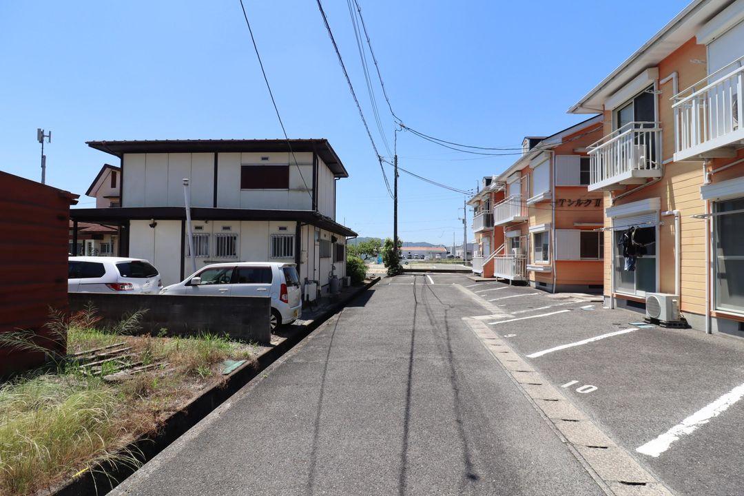 12-Unit Income Apartment Building in Setouchi City, Okayama - Thumbnail 4