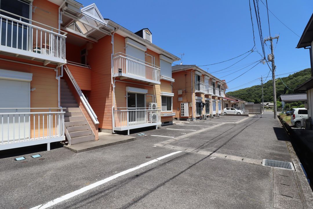 12-Unit Income Apartment Building in Setouchi City, Okayama - Image 1