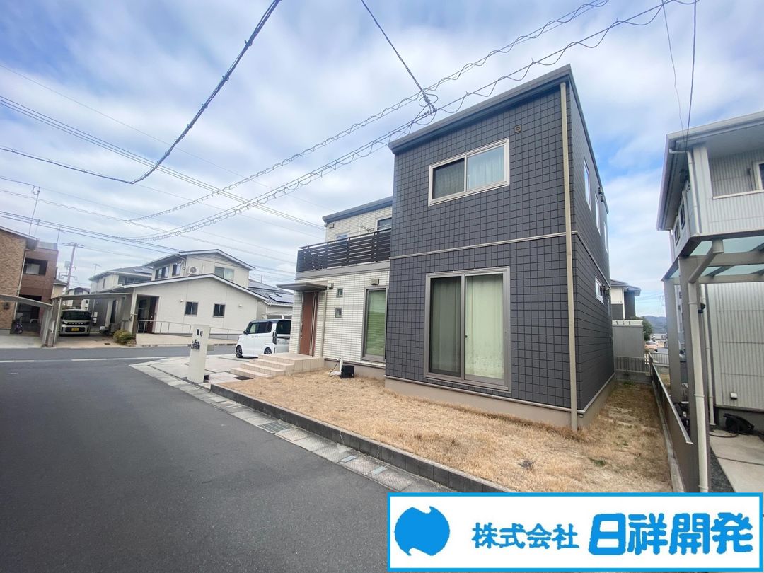 4LDK Used House in Kurashiki, Okayama with Solar Power - Thumbnail 2
