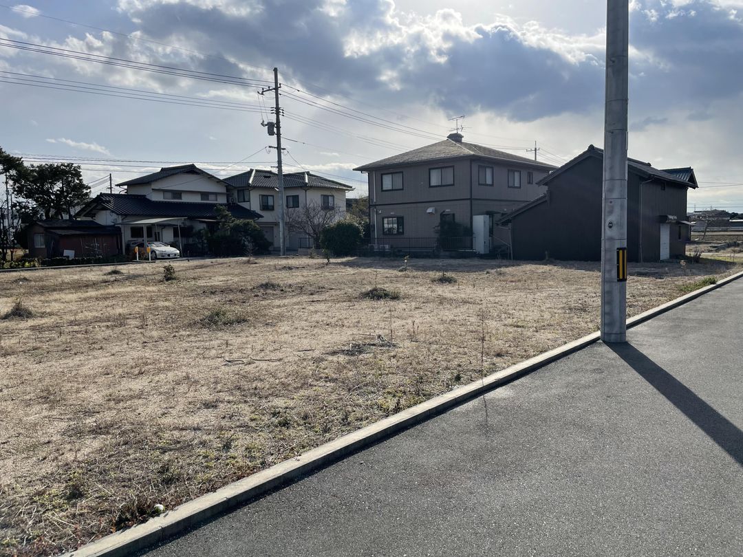 Land for Sale in Kuratomi, Okayama City - 679.05 sqm Plot - Thumbnail 2
