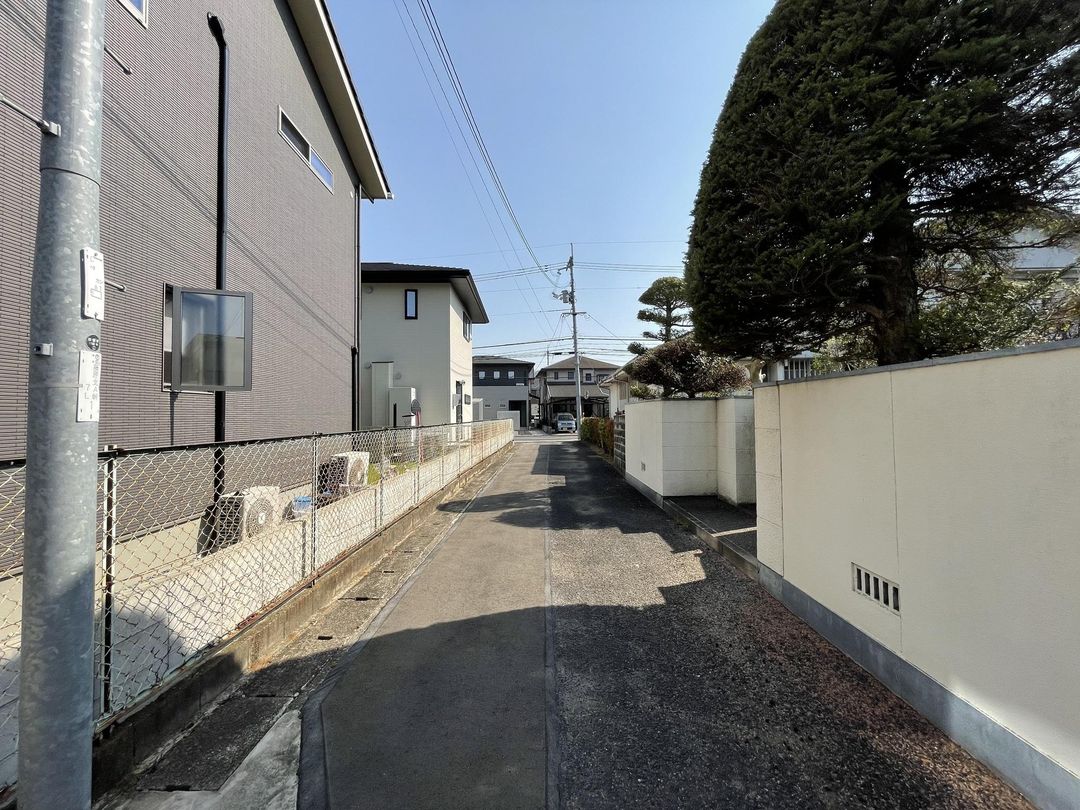 104.97 Tsubo Land with 54-Year-Old House in Okayama Naka Ward - Thumbnail 4