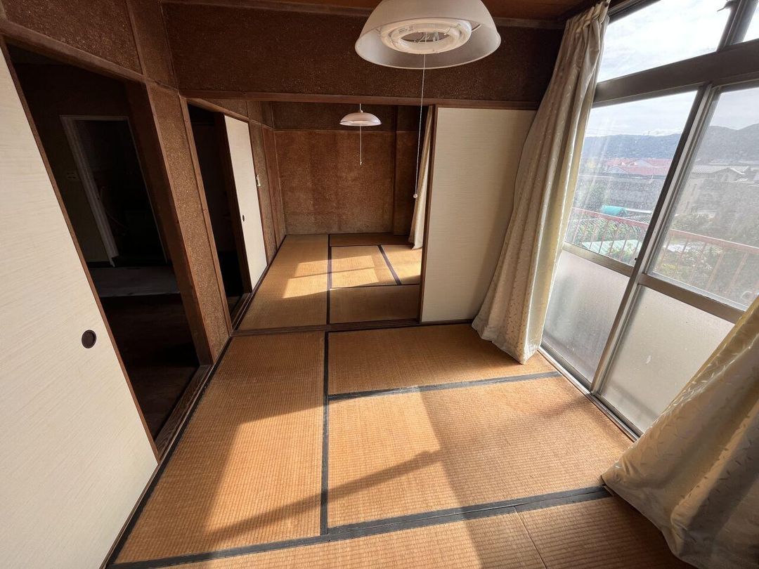 3DK Corner Apartment for Renovation in Kurashiki, Okayama - Thumbnail 4