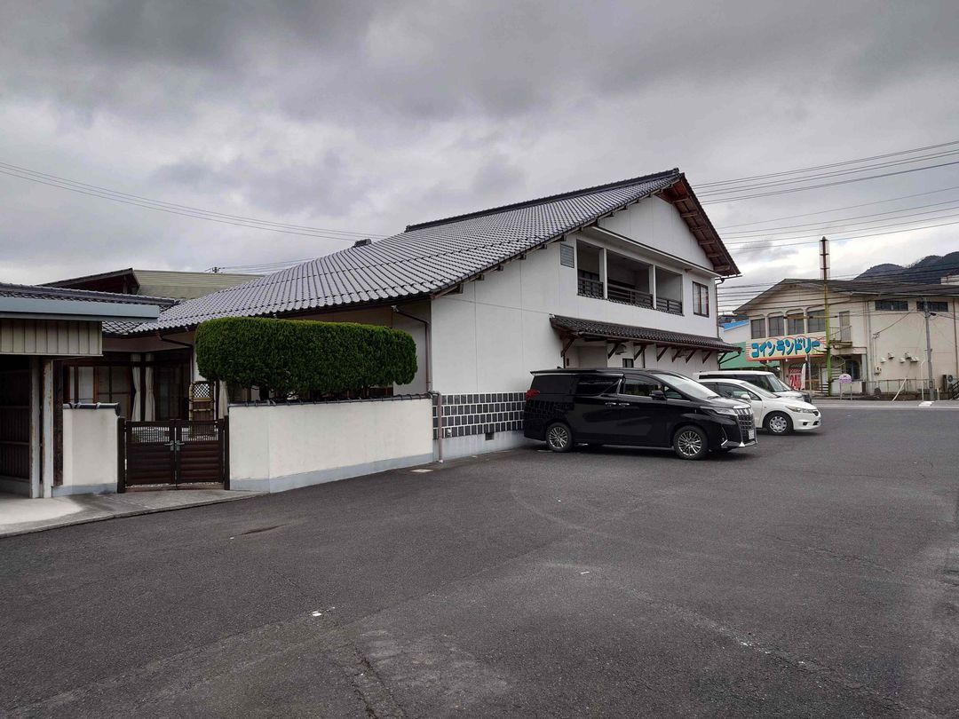Shop-Residence for Sale in Katsuyama, Okayama | 7LDK Near Station - Thumbnail 3