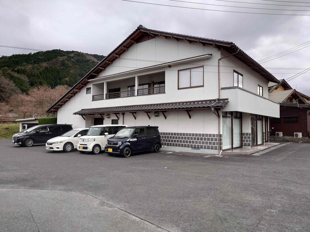 Shop-Residence for Sale in Katsuyama, Okayama | 7LDK Near Station - Thumbnail 2