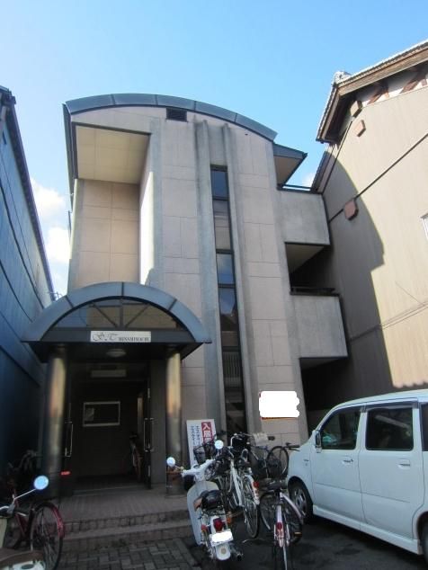 Esty Minami-machi Apartment Building for Sale in Takahashi, Okayama - Image 1