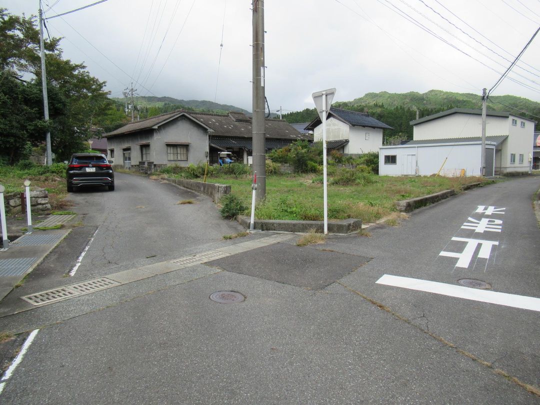 Vacant Land for Sale in Kamisaibara, Okayama - 384.49 sqm Corner Lot - Thumbnail 2