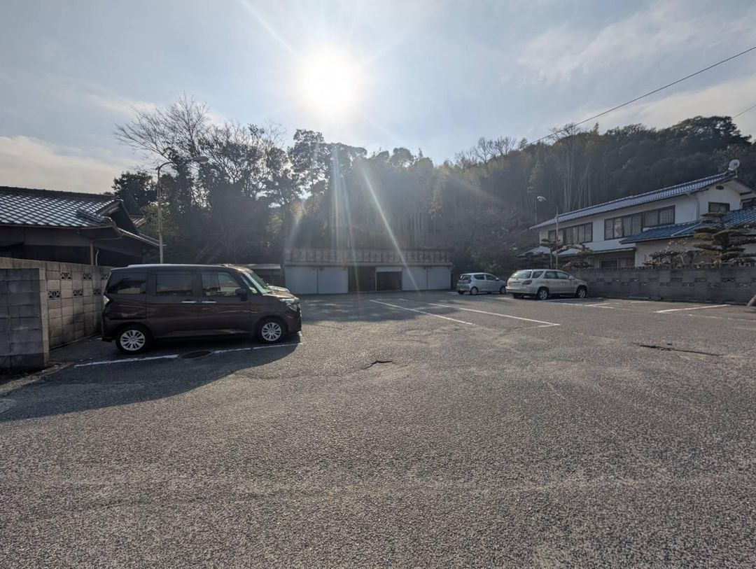 Land for Sale in Tamano, Okayama with Parking Income - Thumbnail 4