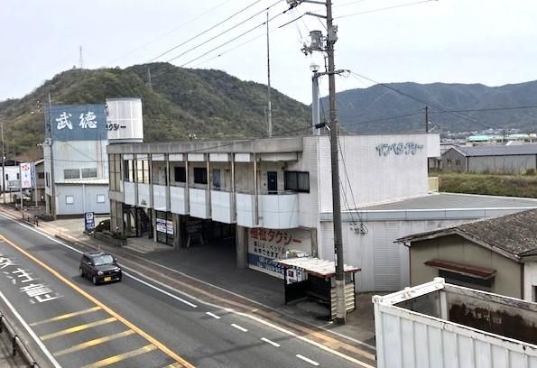 Bizen City Mixed-Use Property with 3 Rental Units & Office Space - Thumbnail 2