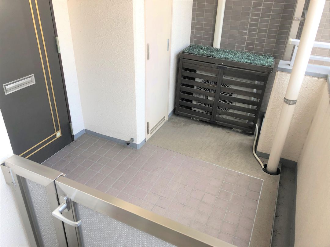Renovated 3LDK Corner Apartment 84.78m² in Okayama City - Thumbnail 2