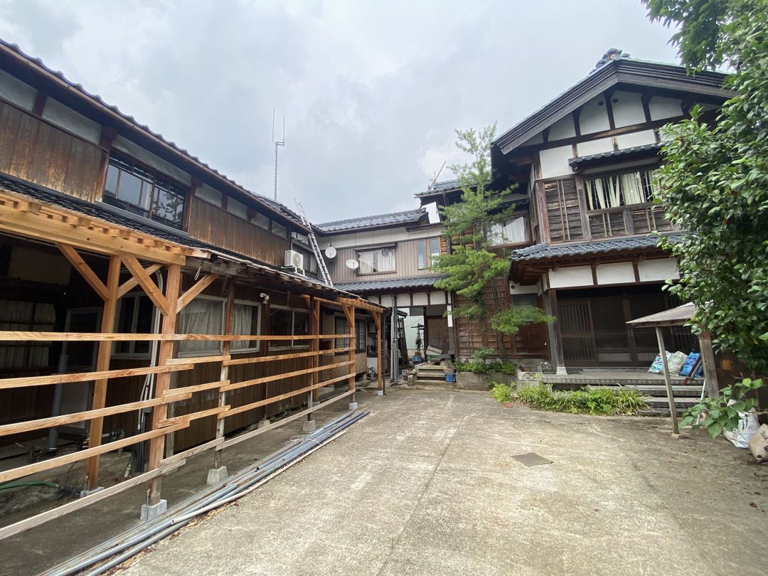 Modern Home with Mountain Views in Ono City's Terraced Rice Fields - Thumbnail 3