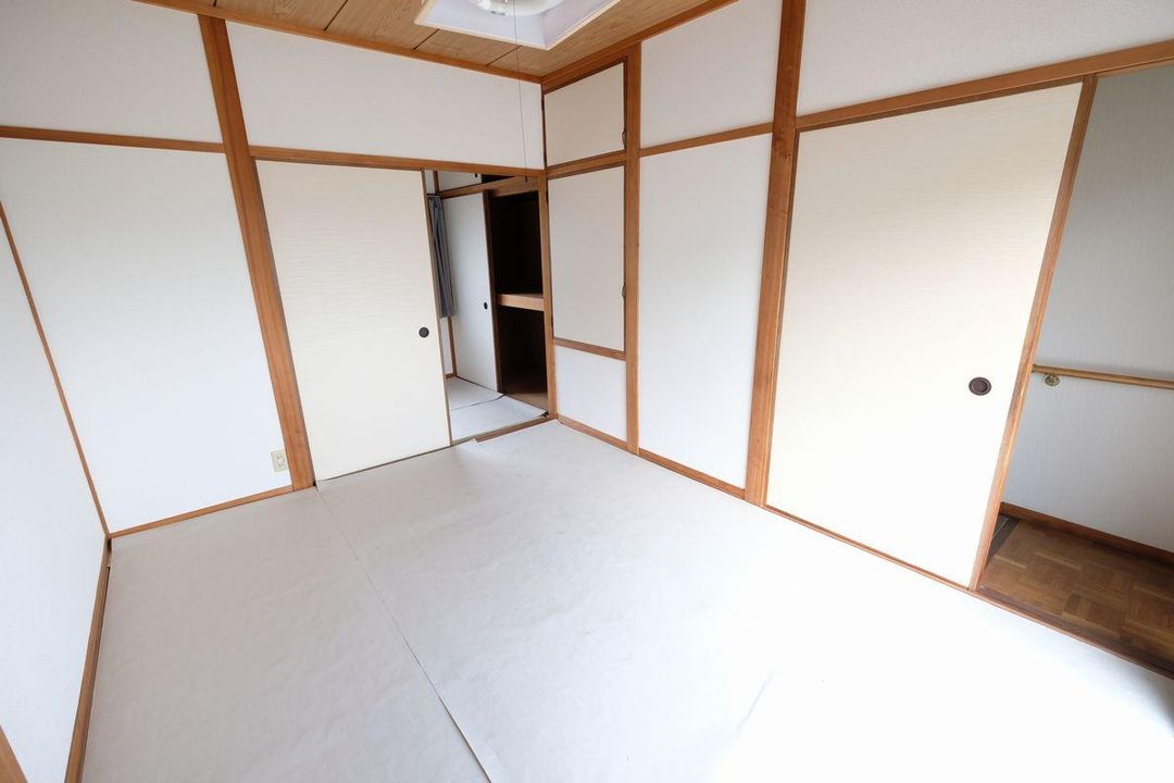 Two Apartment Buildings with Monthly Parking Lot in Kurashiki - Thumbnail 3