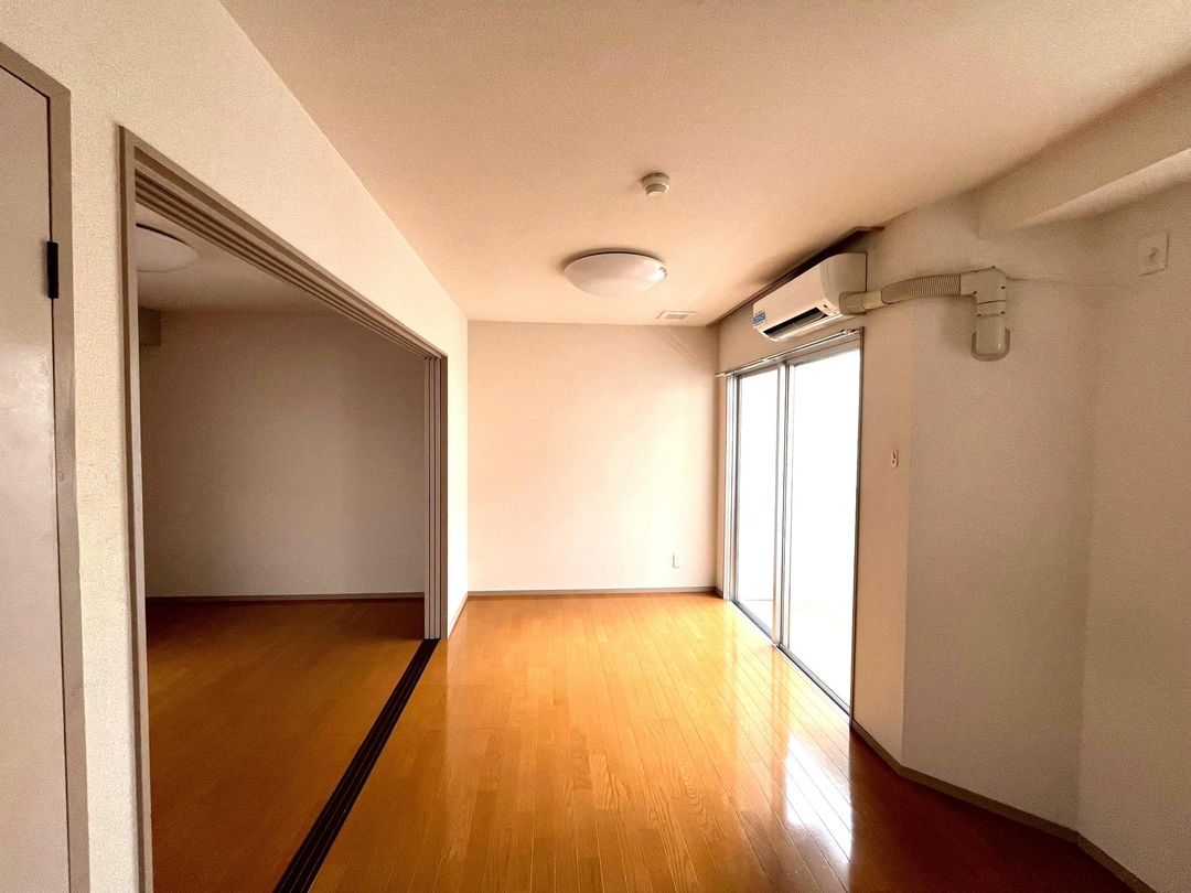 1LDK Designer Condo for Sale in Kurashiki, Near Nakasho Station - Thumbnail 3