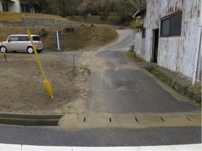 Land for Sale in Asakuchi, Okayama with Attached Farm & Forest - Thumbnail 3