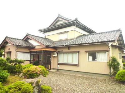 Spacious Traditional Home in Ōno City with 925㎡ Land — Image 2, Ono, Fukui