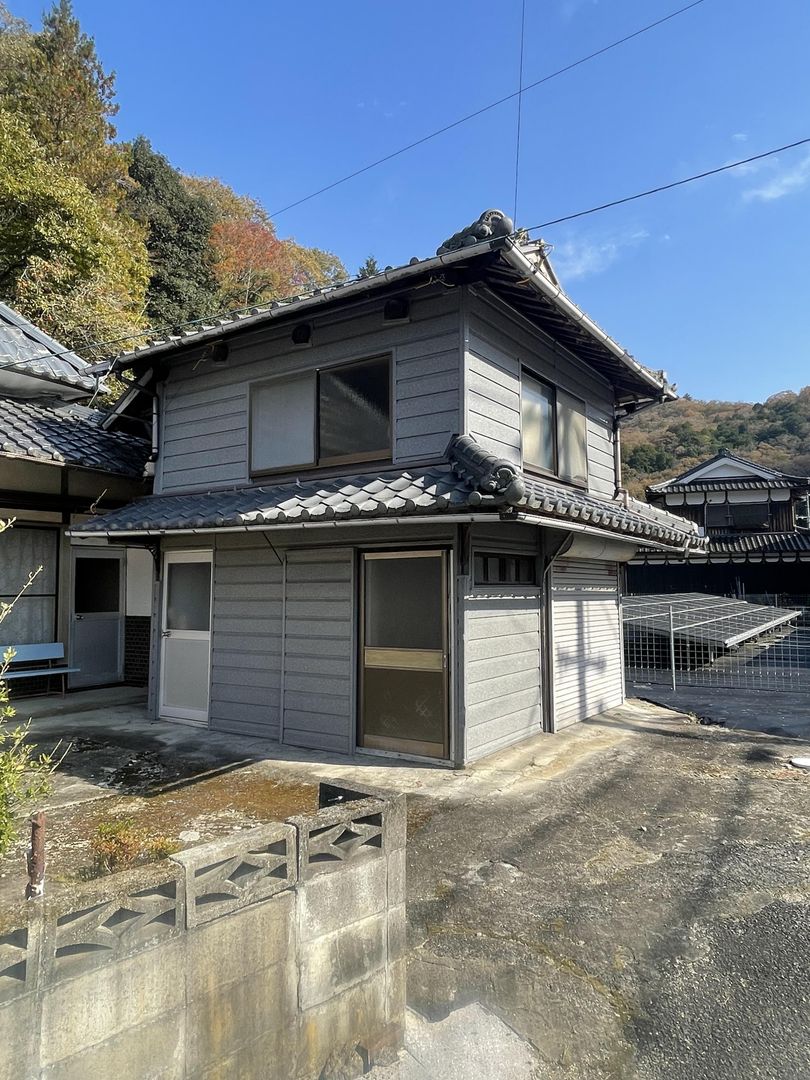 Land with Old House & Warehouse for Country Living in Bizen, Okayama - Thumbnail 3
