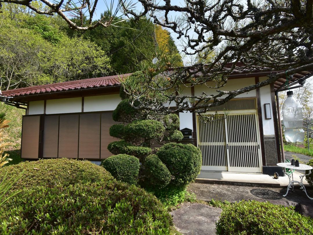 Spacious 2LDK Single-Story Home on 610 Tsubo Land in Mimasaka - Thumbnail 2