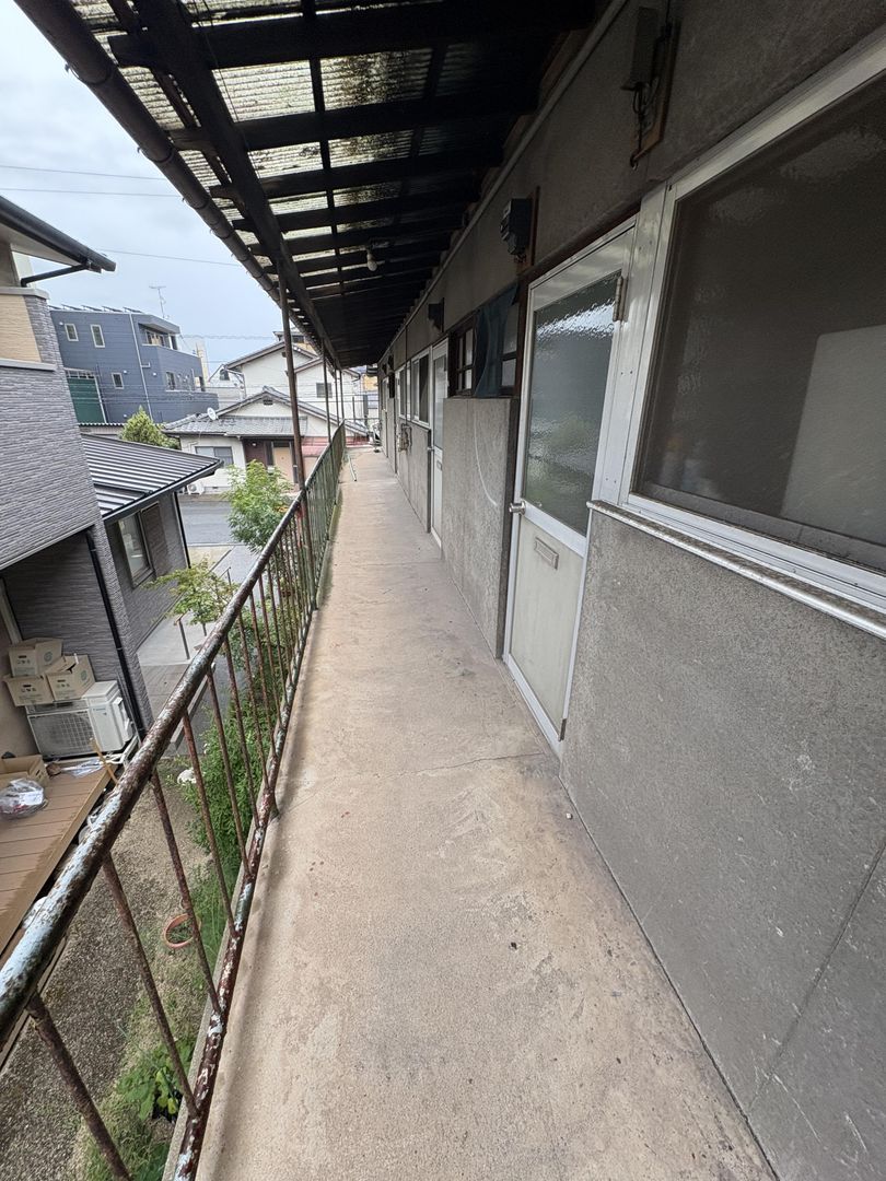 8DK Mezzanine Apartment for Sale in Kasaoka, Okayama - Thumbnail 2