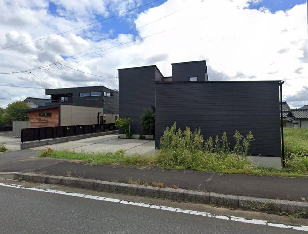 2019 All-Electric House with EV Charging & Solar in Naki, Okayama - Thumbnail 2