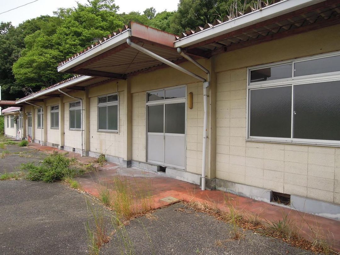 Factory for Sale in Asakuchi, Okayama - 332 sqm Building on 1160 sqm Land - Thumbnail 2
