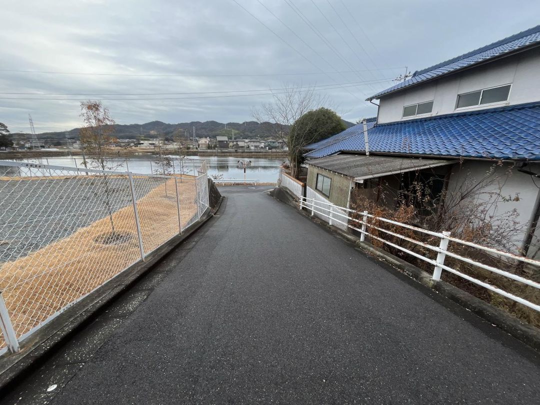 Land for Sale in Satoshō, Okayama - 402 sqm Corner Plot - Thumbnail 3