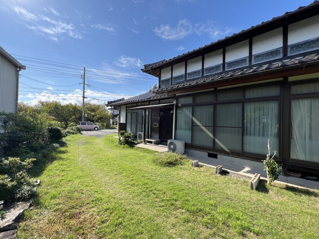 5DK Single-Story House with Large Garden & Parking in Tsuyama - Thumbnail 3