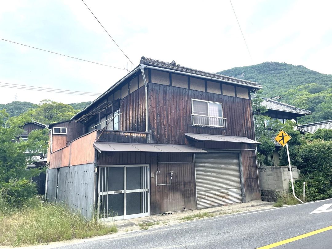 Land for Sale in Kurashiki, Okayama - 102 sqm Vacant Plot - Image 1