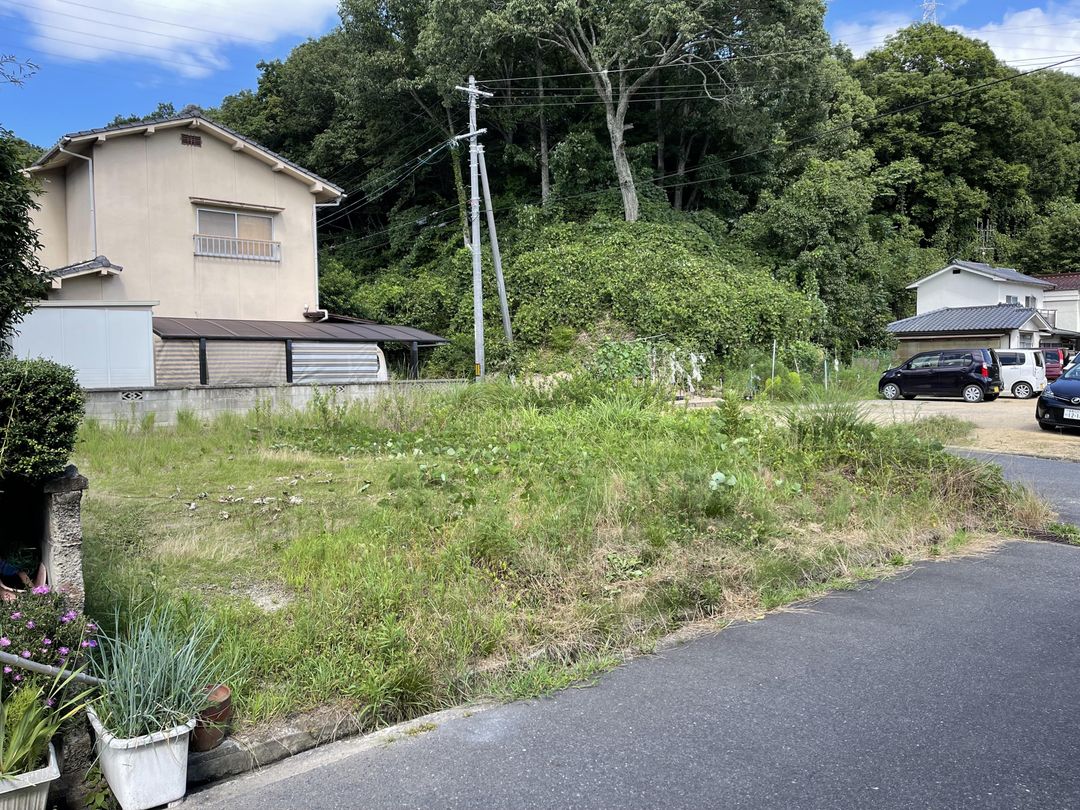 South-Facing Corner Land for Sale in Kasuga-dai, Kasaoka, Okayama - Thumbnail 3