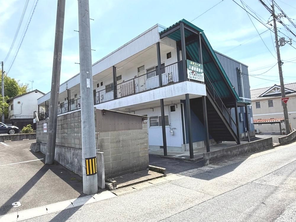 12-Unit Apartment Building for Sale in Tsuyama, Okayama - Thumbnail 2