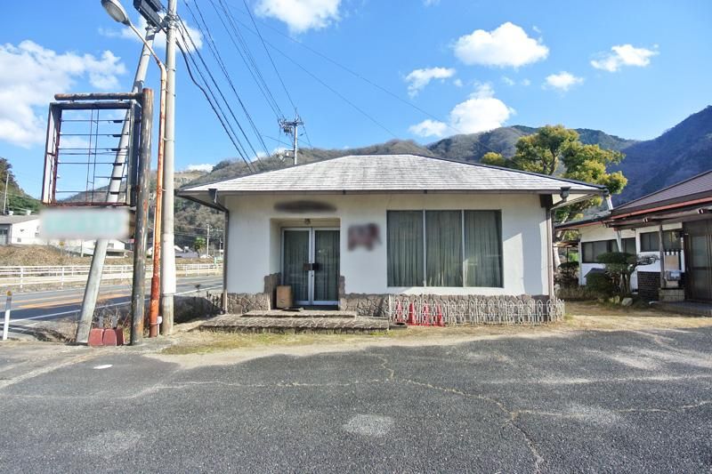 Former Cafe & Workshop Property for Sale in Takahashi, Okayama - Thumbnail 2