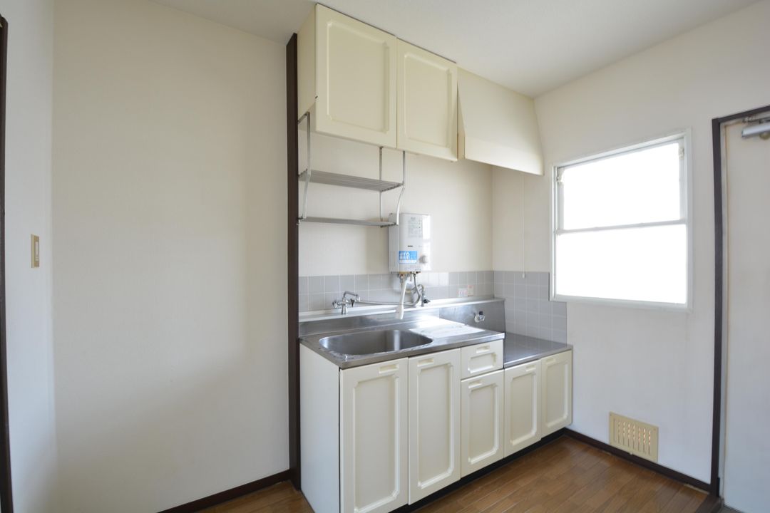 20-Unit Apartment Building for Sale in Kurashiki, Okayama - Thumbnail 4