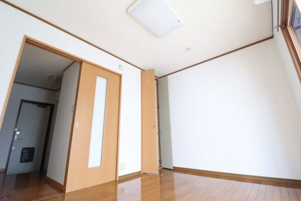 1R Apartment for Rent in Okuizumo, Shimane - 30,000 Yen - Thumbnail 4