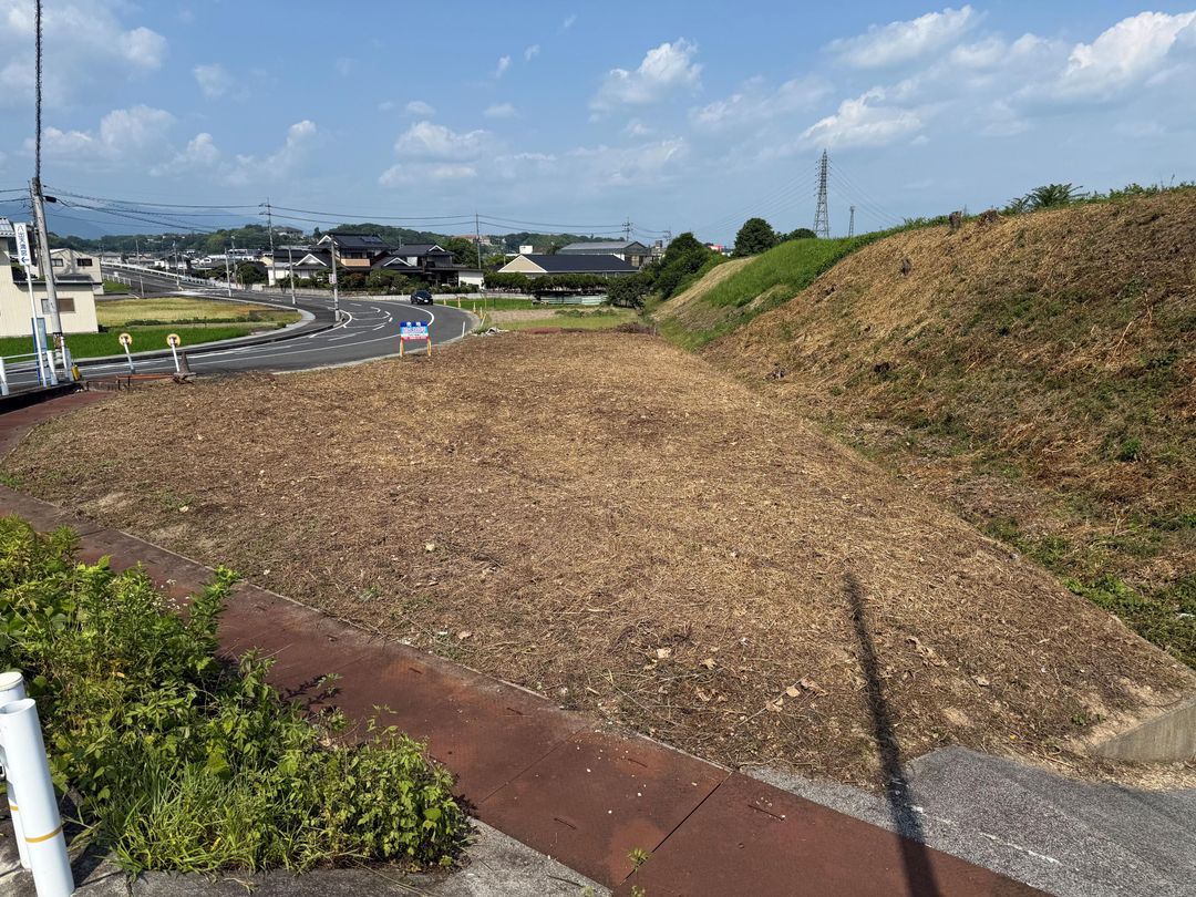 452 sqm Land for Sale in Tsuyama, Okayama - Ideal for Home or Shop - Thumbnail 3
