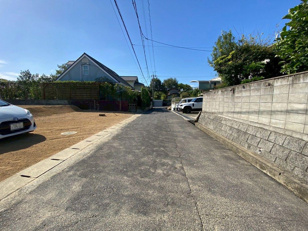 85-Tsubo Hilltop Land for Sale in Hayashima, Okayama - No Building Conditions - Thumbnail 4