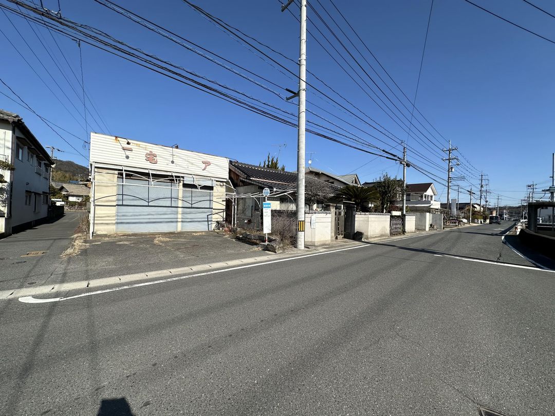 Corner Land Plot with Old House in Tamano, Okayama - Thumbnail 3