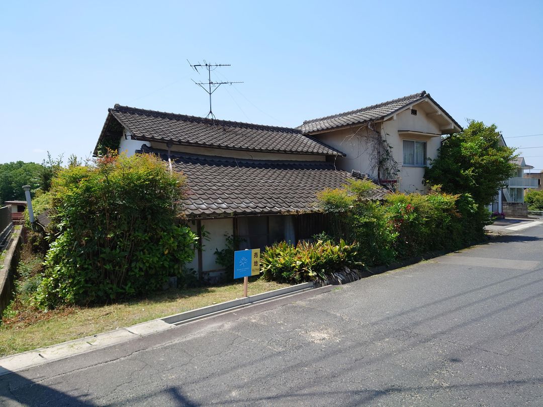 115.25 Tsubo Land for Sale in Tsuyama, Okayama | Old House Present - Thumbnail 2