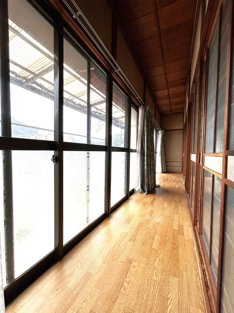 Traditional Japanese Home with Sea Views in Bizen City - Thumbnail 4