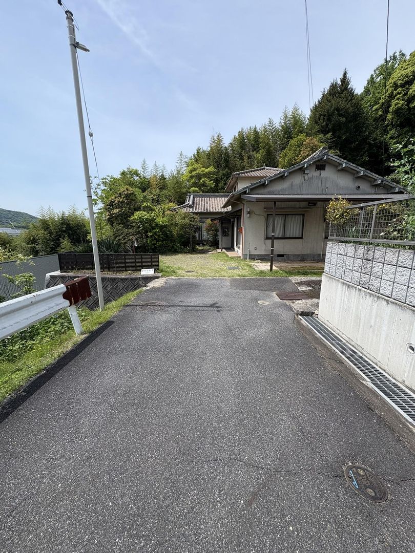 6LDK Resale House on 423 sqm Land in Satosho Town, Okayama - Thumbnail 3