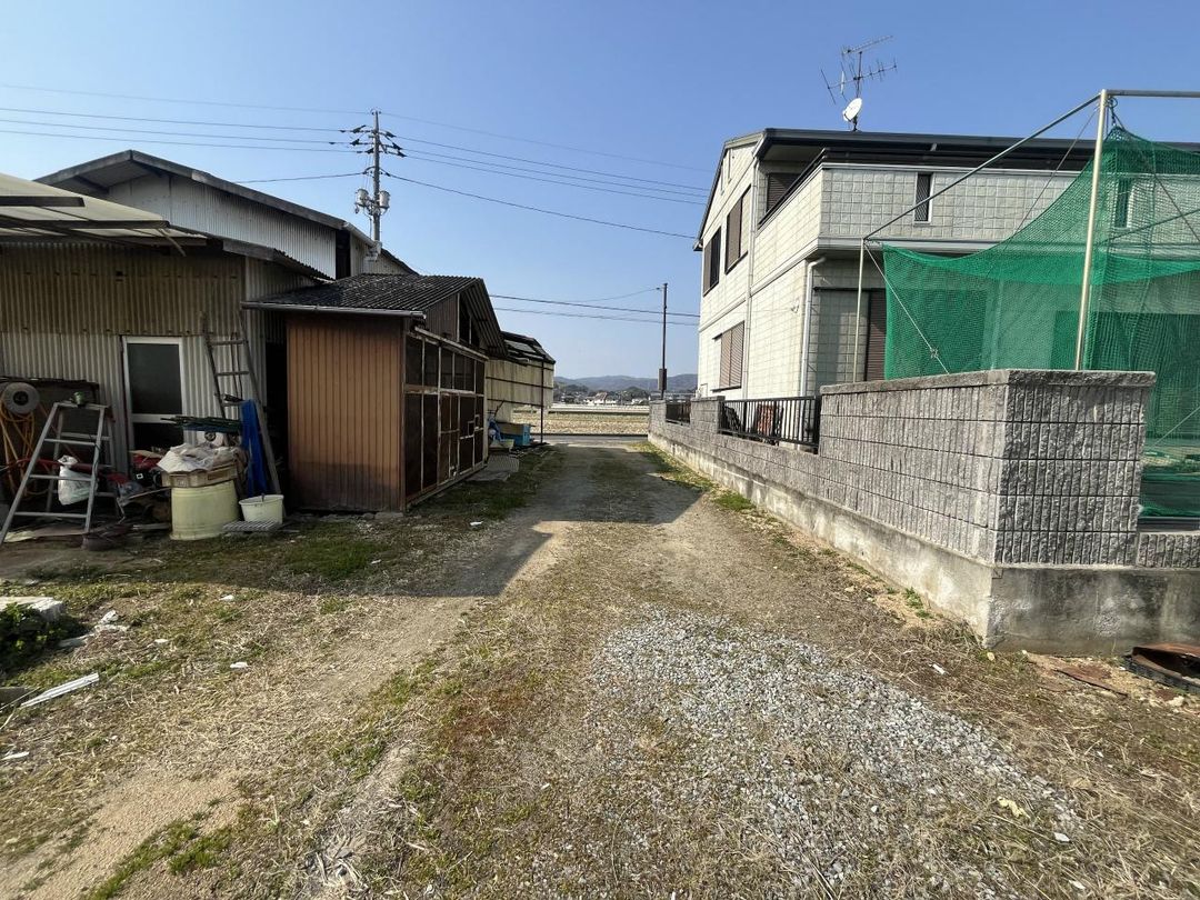 485-Tsubo Land Plot with Old House for Sale in Kurashiki, Okayama - Thumbnail 4