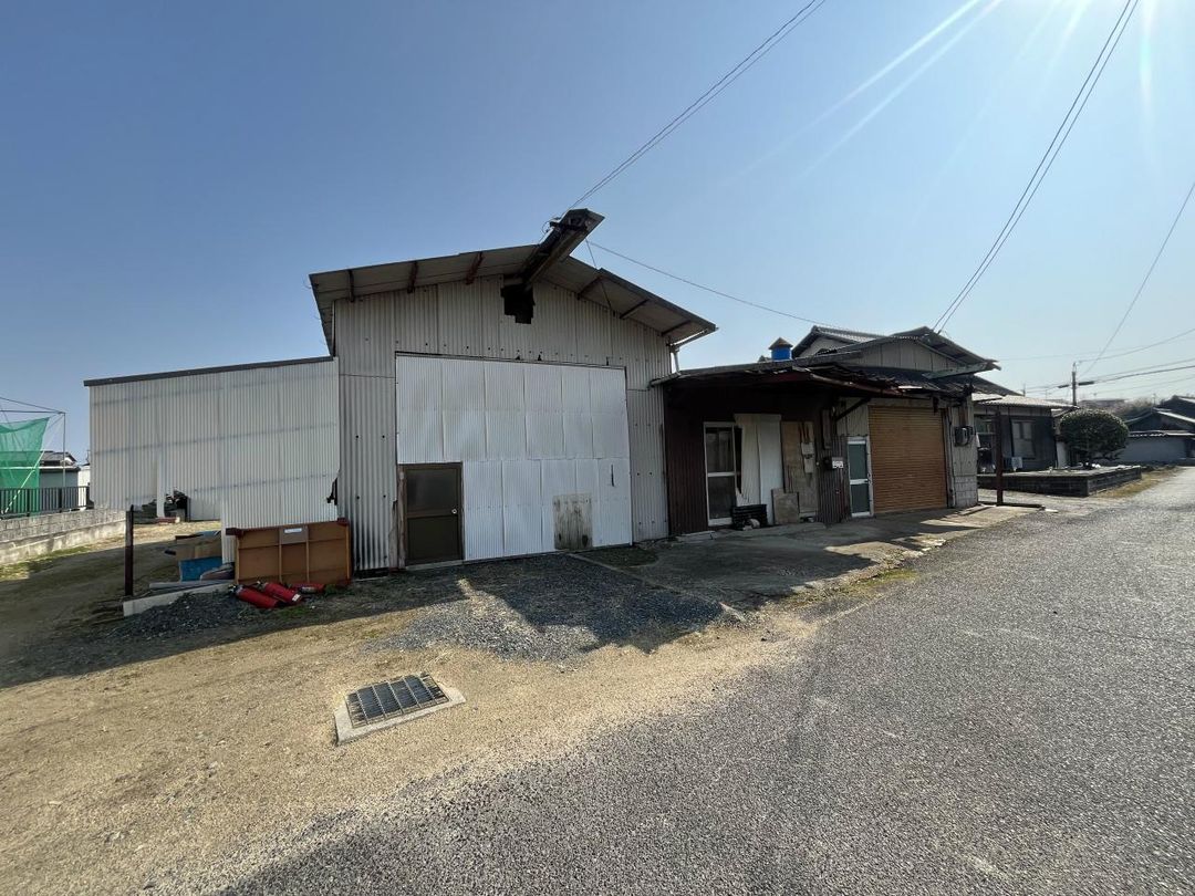 485-Tsubo Land Plot with Old House for Sale in Kurashiki, Okayama - Thumbnail 2