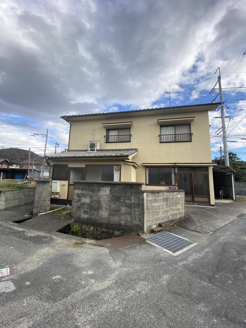 Used 5K House with Large Garage in Kasaoka, Okayama - Thumbnail 3