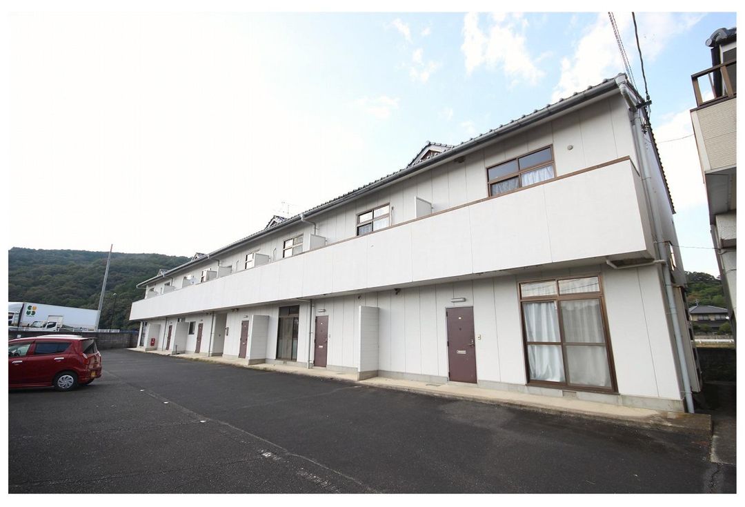 16-Unit Apartment Building for Sale in Tsuyama, Okayama - Thumbnail 2